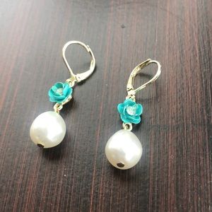 Drop Pearl Earrings